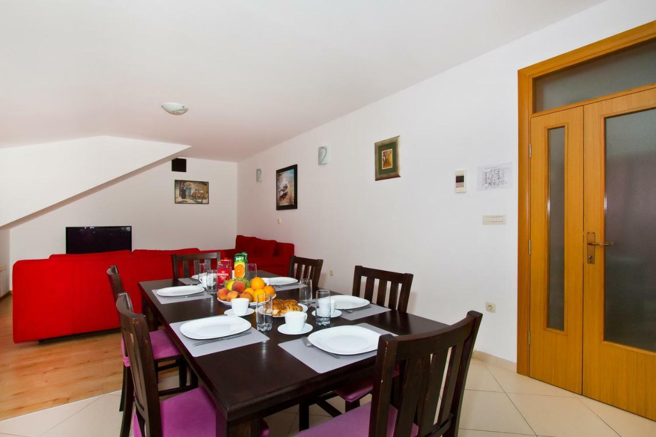 Villa Omis Michy - Family House For Big And Small Groups ภายนอก รูปภาพ
