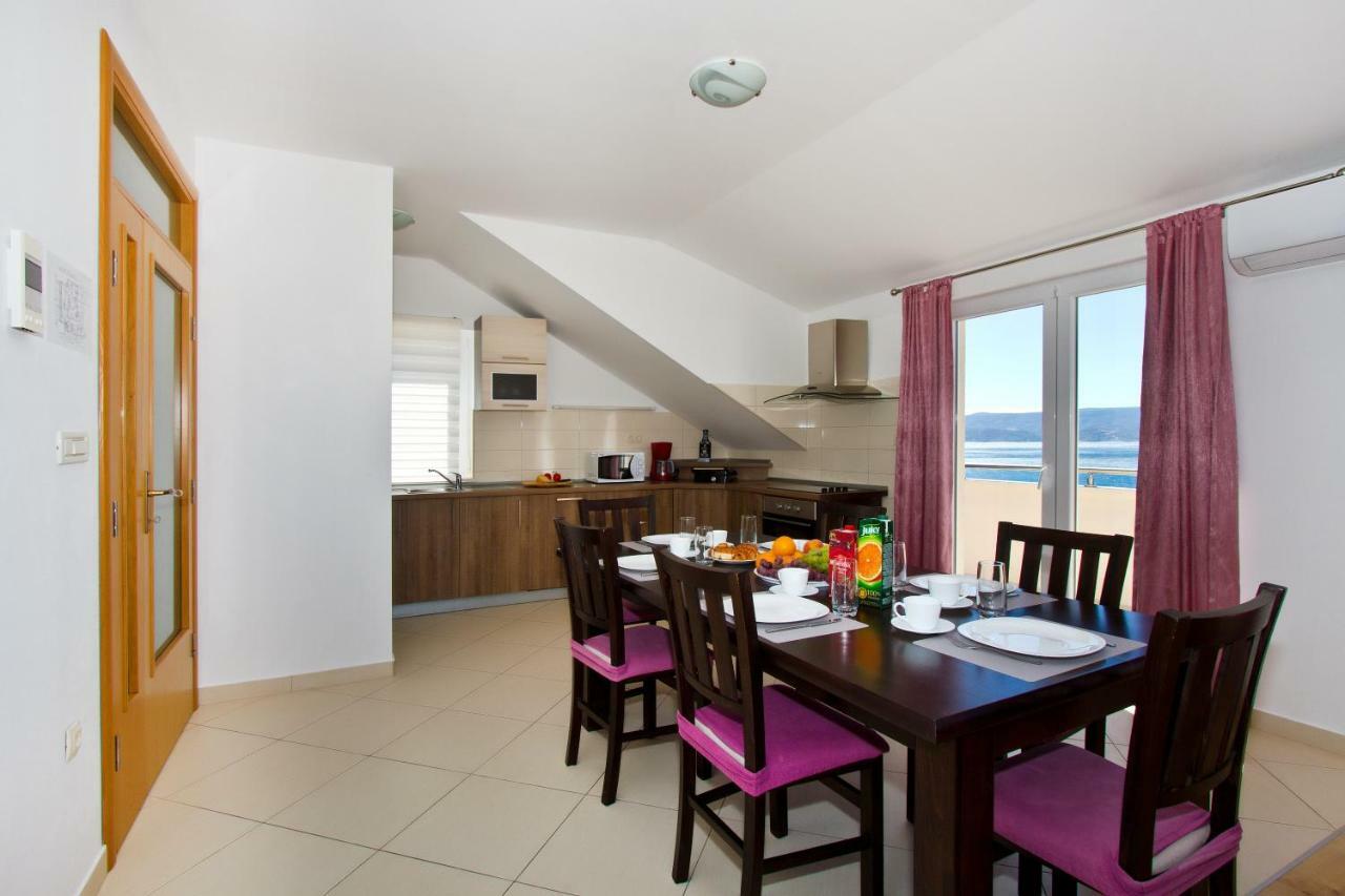 Villa Omis Michy - Family House For Big And Small Groups ภายนอก รูปภาพ