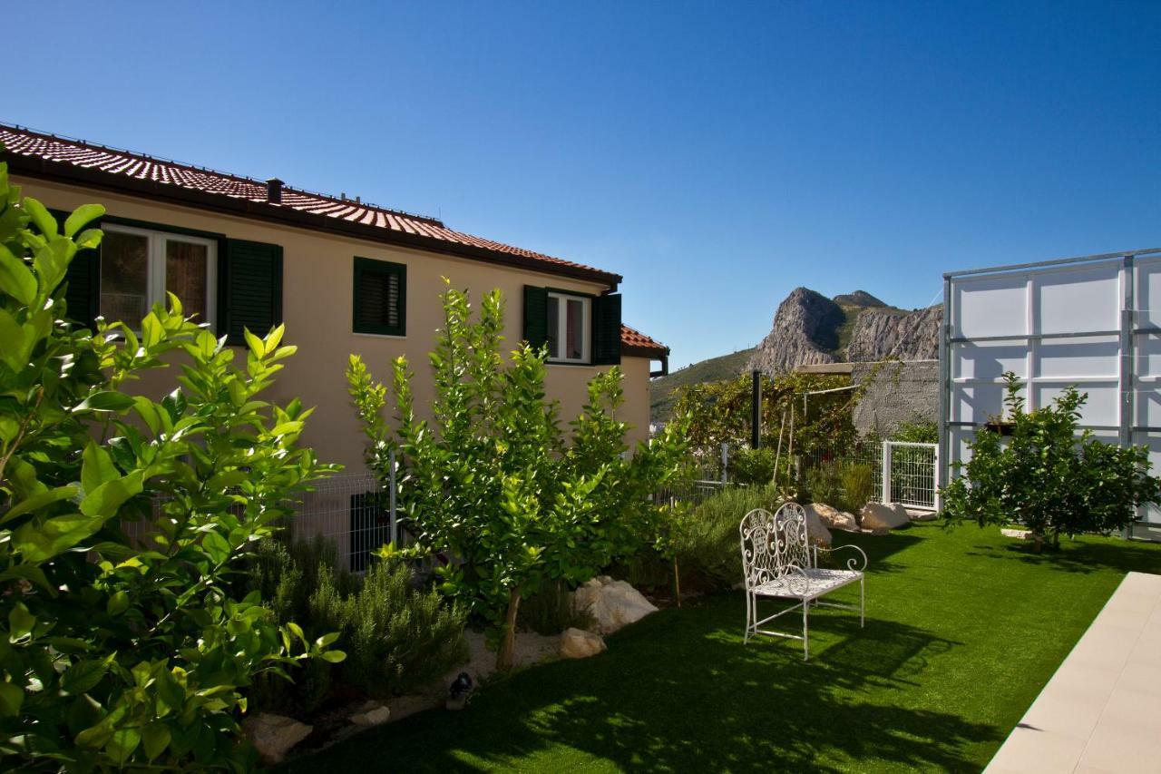 Villa Omis Michy - Family House For Big And Small Groups ภายนอก รูปภาพ