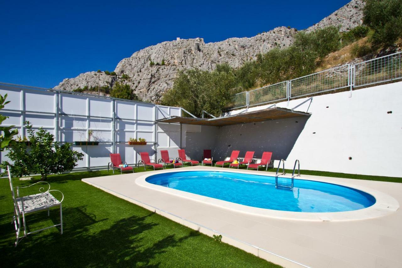Villa Omis Michy - Family House For Big And Small Groups ภายนอก รูปภาพ