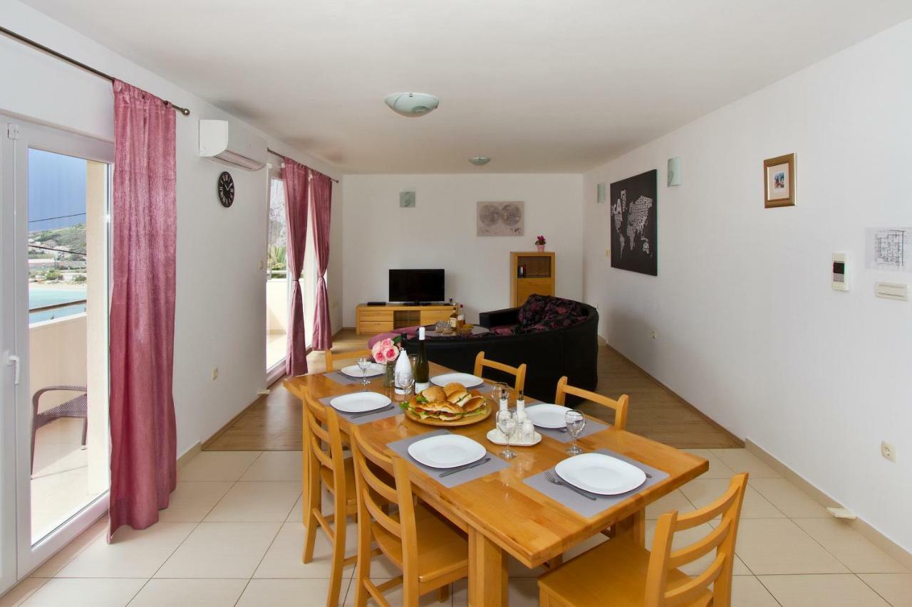 Villa Omis Michy - Family House For Big And Small Groups ภายนอก รูปภาพ