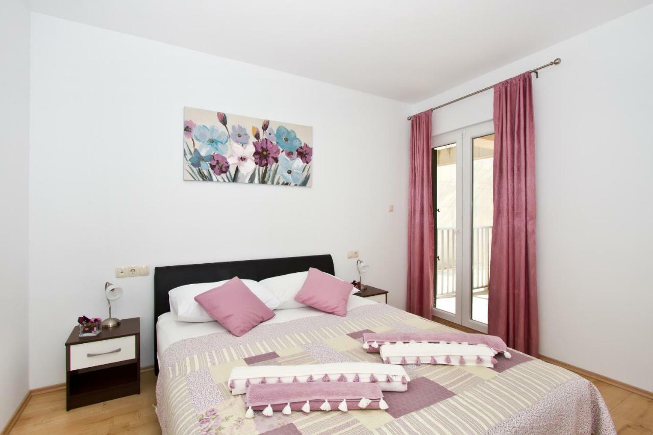 Villa Omis Michy - Family House For Big And Small Groups ภายนอก รูปภาพ