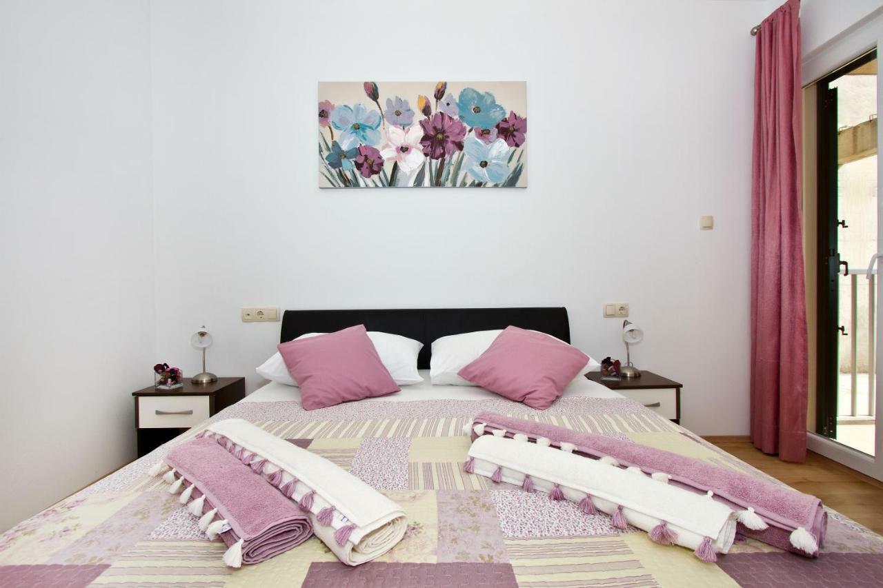 Villa Omis Michy - Family House For Big And Small Groups ภายนอก รูปภาพ
