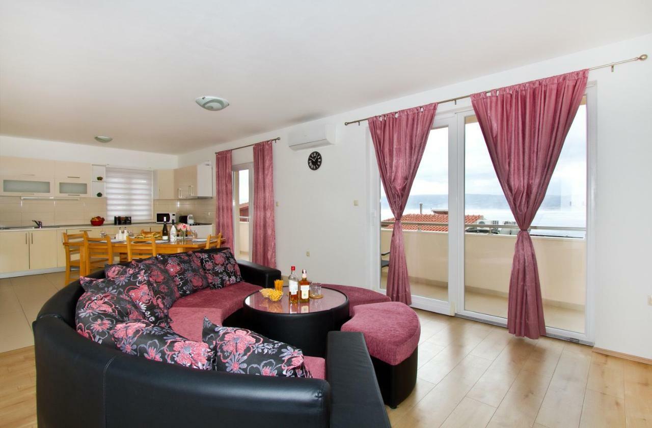 Villa Omis Michy - Family House For Big And Small Groups ภายนอก รูปภาพ